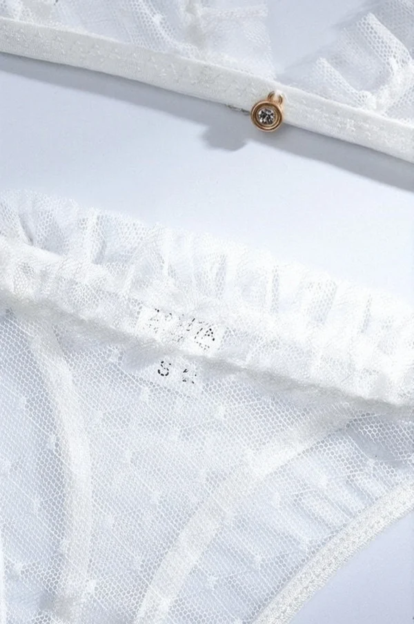 Conjunto de Bralette Triangular Blanco y Tanga Simple