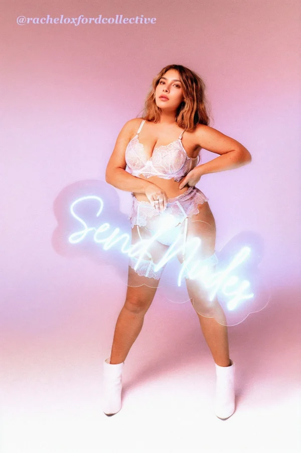 Conjunto de Lencería de Poliéster con Bordado Floral en Variedad de Colores