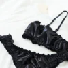 Conjunto de Bralette y Ropa Interior de Seda Negra con Volantes