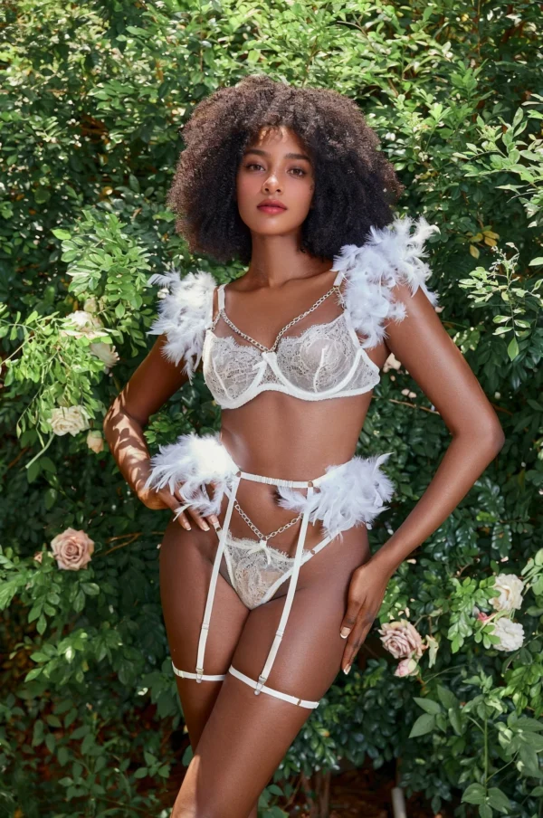 Conjunto de Lencería de Plumas Ethereal