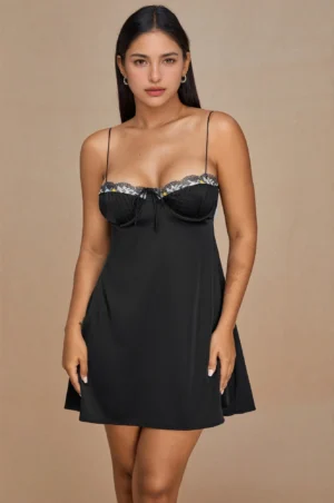 Vestido corto de satén azul claro