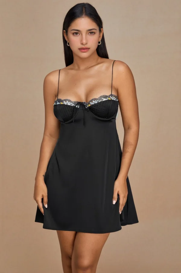 Vestido corto de satén azul claro