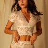 Conjunto de lencería de encaje blanco con top de manga corta y ropa interior de alta cintura,