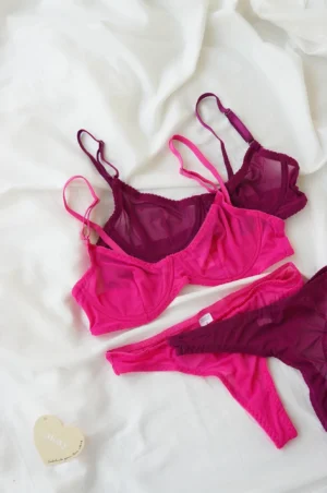 Conjunto de sujetador y calzoncillo de malla rosa Barbie