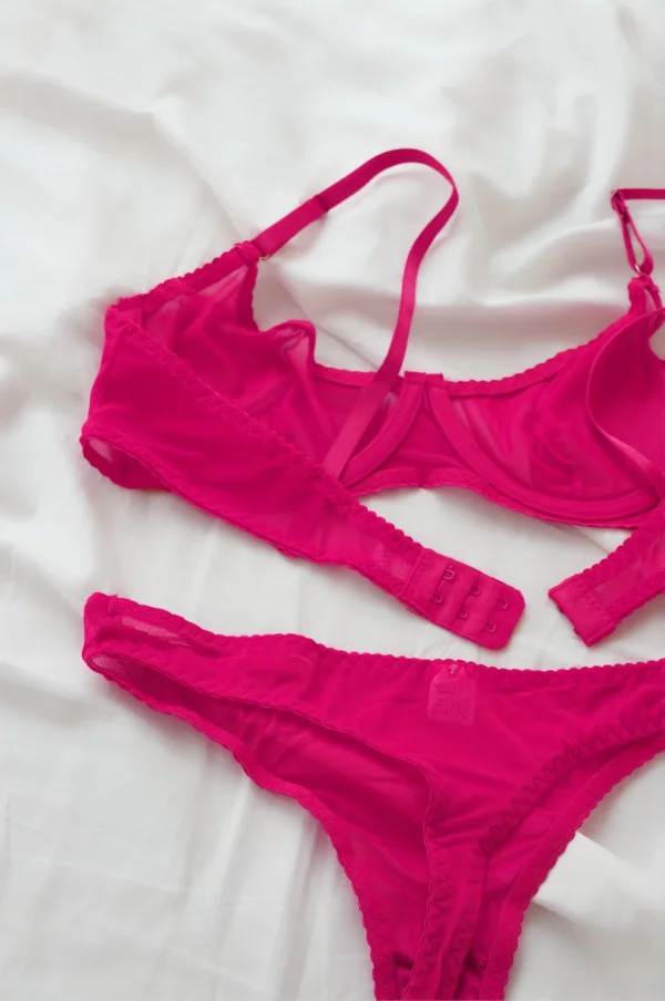 Conjunto de sujetador y calzoncillo de malla rosa Barbie