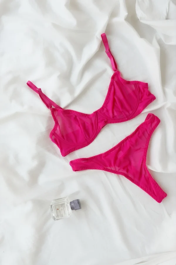 Conjunto de sujetador y calzoncillo de malla rosa Barbie