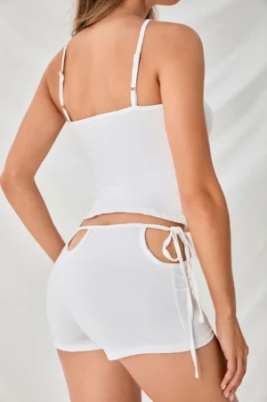 Conjunto de descanso de camiseta halter en blanco