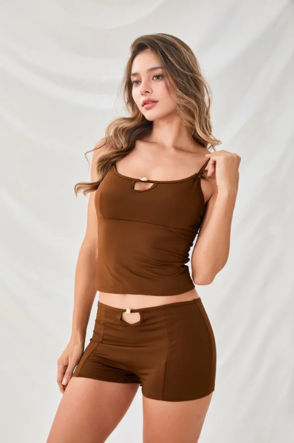 Conjunto de pijama camisón y shortes mini marrón elegante