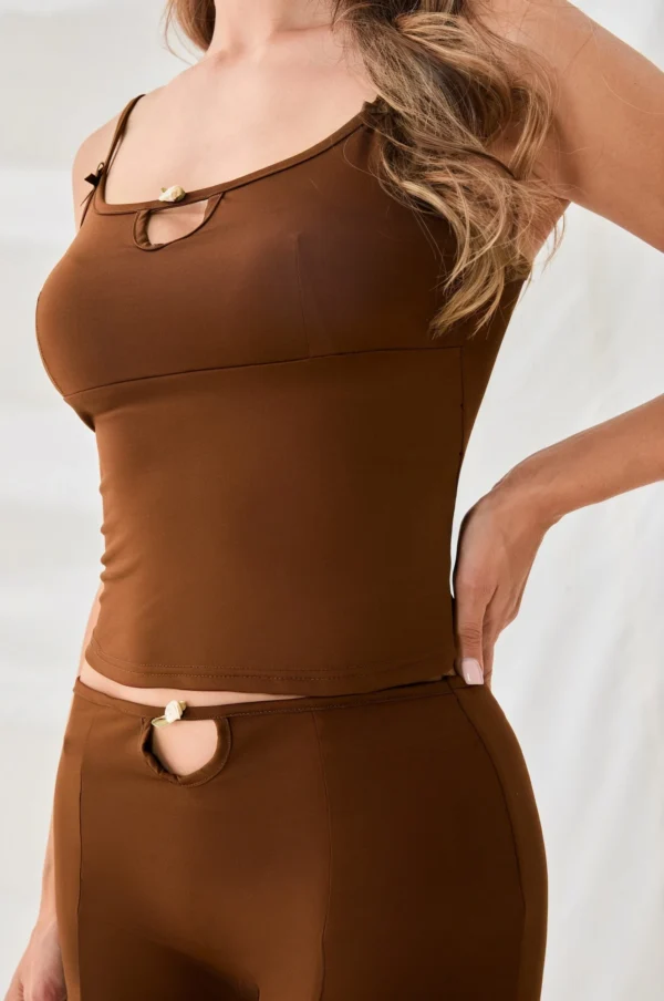 Conjunto de pijama camisón y shortes mini marrón elegante