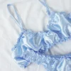 Conjunto de lencería de seda azul bebé