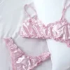 Bralette y Pantaleta de Seda Rosado con Volantes