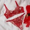 Conjunto de lencería rojo para fiestas