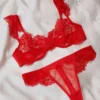 Conjunto de lencería de encaje rojo