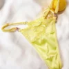 Conjunto de Lencería Amarillo con Encaje y Satén