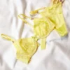 Conjunto de Lencería Amarillo con Encaje y Satén
