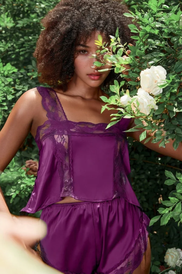 Conjunto de Camisón y Pantalones Cortos de Encaje Morado y Seda