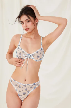 Conjunto de sostén y bragas de malla azul floral