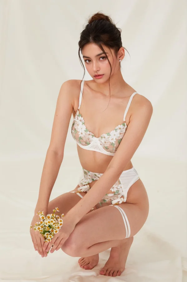 Conjunto de Lencería de Encaje Floral Blanco