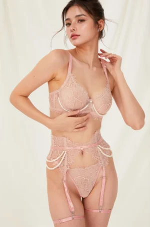 Lencería de perlas con sujetador de medias