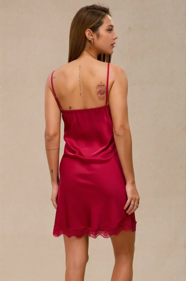 Conjunto de camisilla y kimono de satén rojo