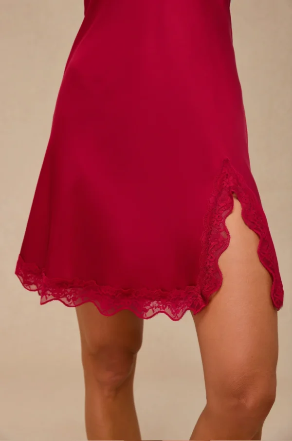 Conjunto de camisilla y kimono de satén rojo