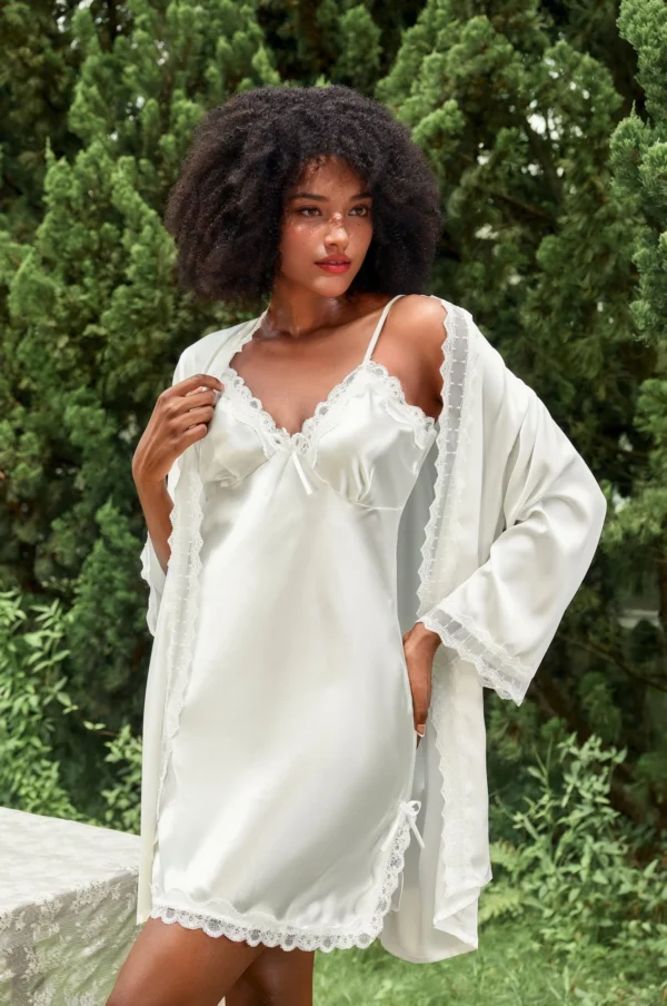 Conjunto de camisilla y kimono de satén rojo