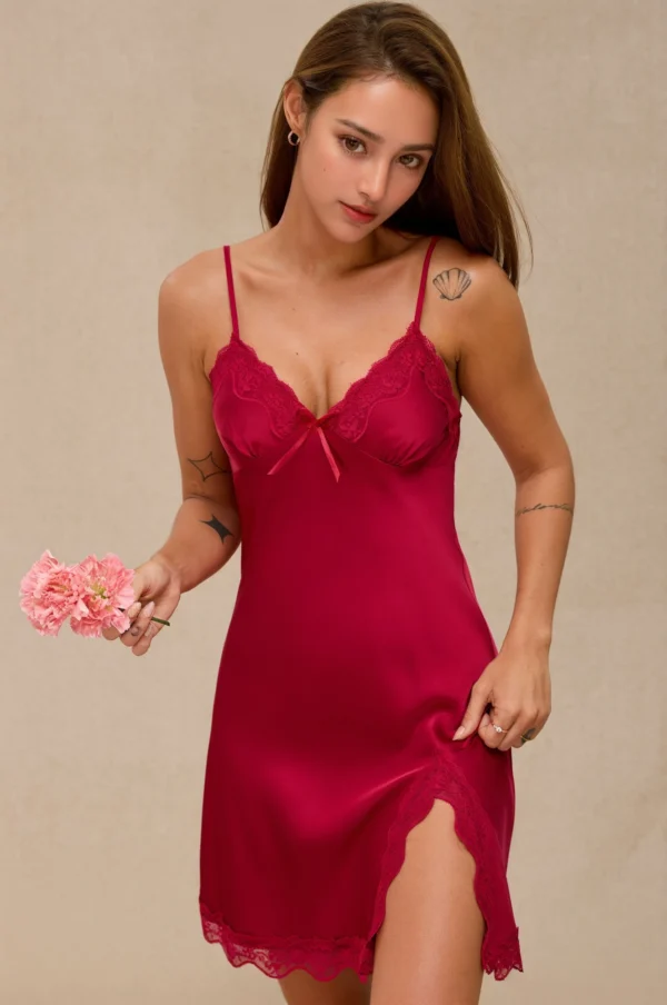 Conjunto de camisilla y kimono de satén rojo