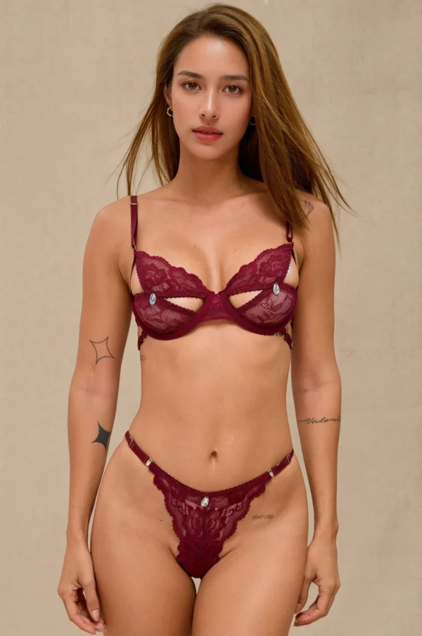 Conjunto de Lencería de Color Vino con Gemas